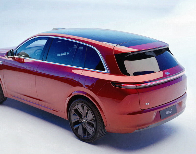 В Воронеже на Волгоградской при столкновении 3-х авто пострадали два человека